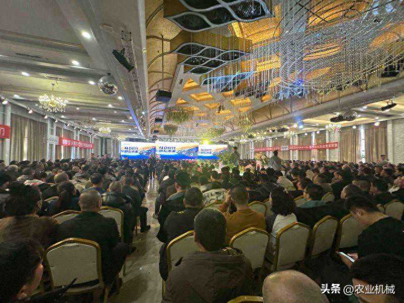 春耕进行时，4D启新程丨潍柴雷沃四代拖拉机热销南北