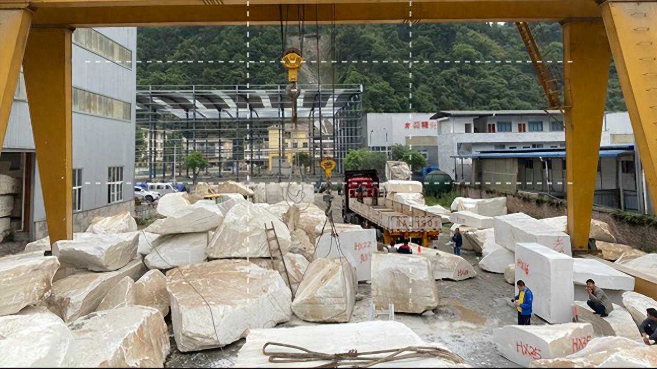 透辉石用雷蒙磨加工应考虑什么？