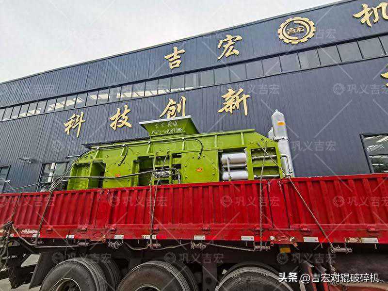 河卵石制砂为什么要选择液压对辊制砂机呢？