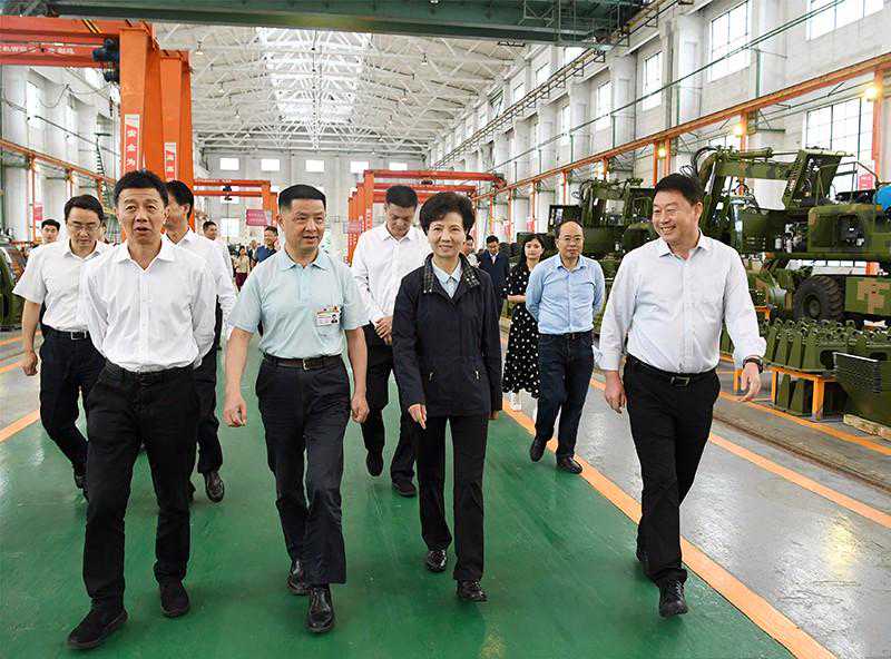 省委副书记、省长谌贻琴到詹阳重工考察调研