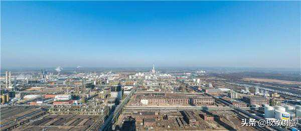 为中国制造点赞！全地面起重机(徐工 XCA100E)  挺进德国鲁尔