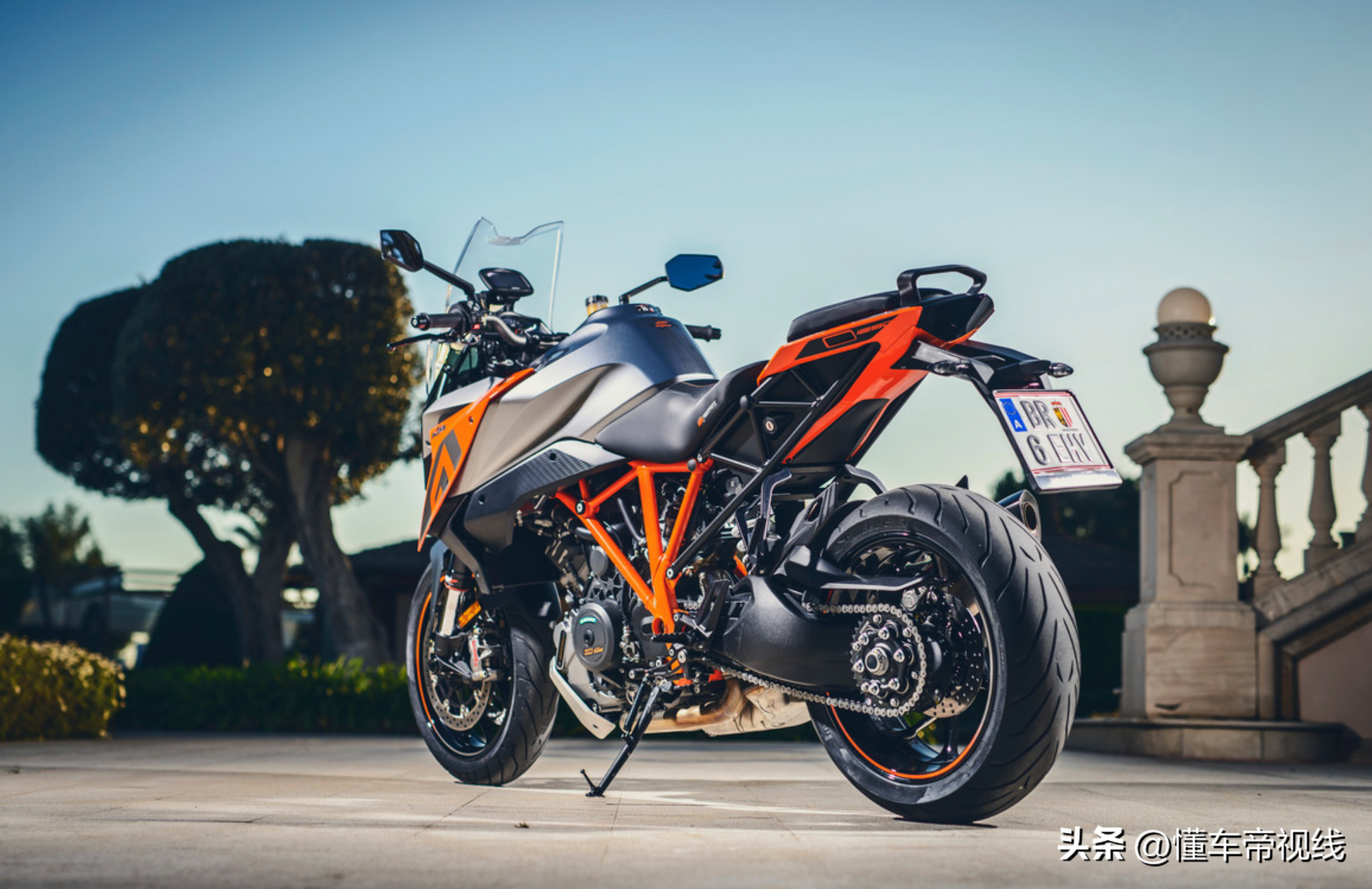 新车 | 售22.18万元，最大功率175马力，KTM 1290 SUPER DUKE GT上市