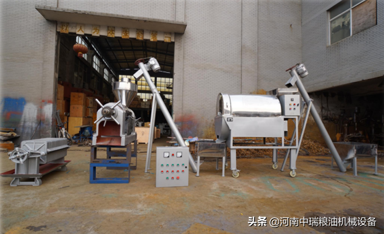 油茶籽榨油设备选用螺旋式榨油机好？还是选用液压式榨油机好