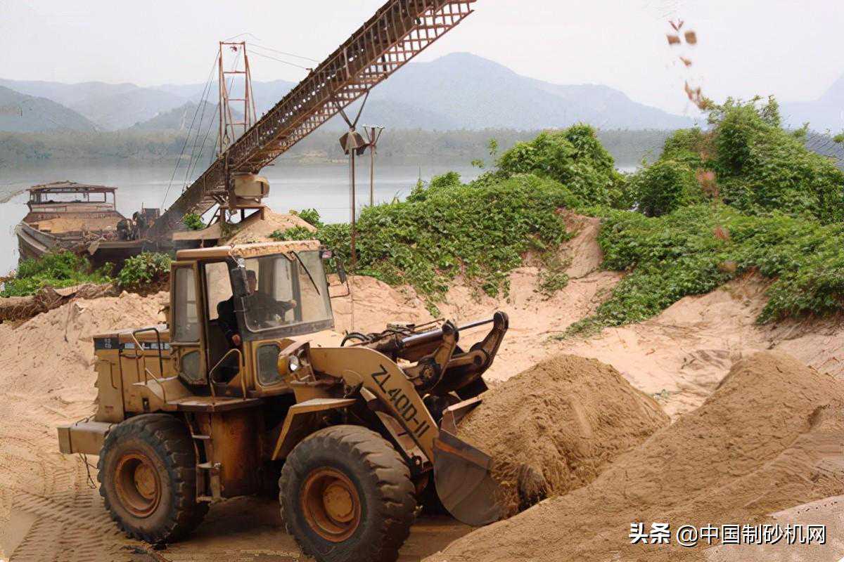 买台石头破碎机需要多少钱？老司机帮你算笔账，没买的尽早了解