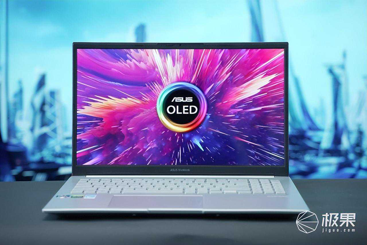 AMD锐龙7 6800H+RTX 3050 华硕无畏Pro15评测