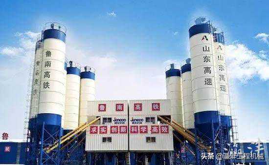 山推建友助力鲁南高铁项目建设