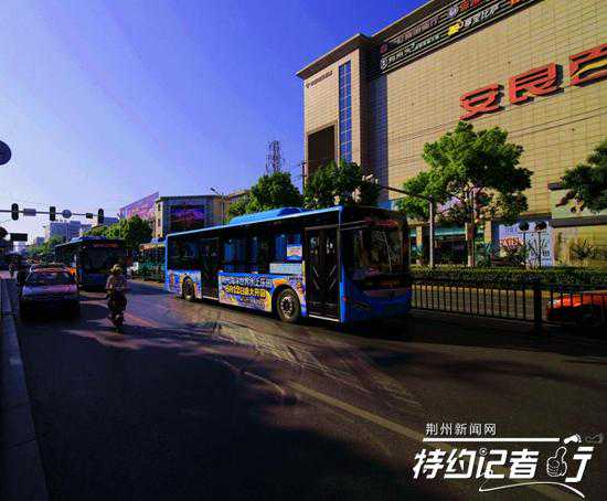 经典的方盒子——奔驰威雷815D，国内应用最广的指挥车型之一