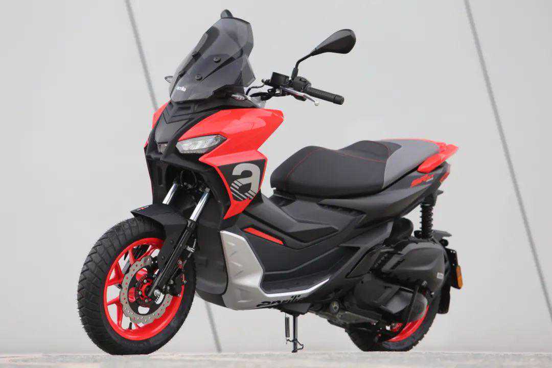 29900元起！APRILIA首款“城市探险”踏板车—SR GT 200 如期而至，开启新奇遇