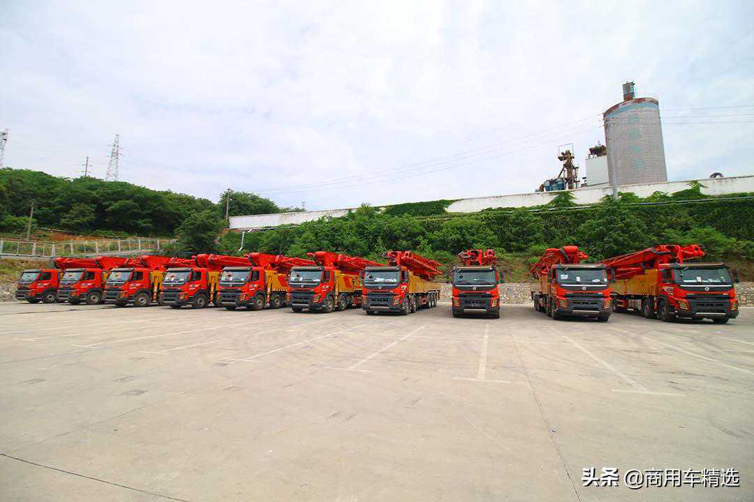 金陵最高泵车 三一重工向南京客户交付15辆沃尔沃底盘66米泵车