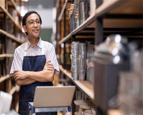 小挖掘机走红海外的背后，“海外仓”布局提升跨境电商出海效率